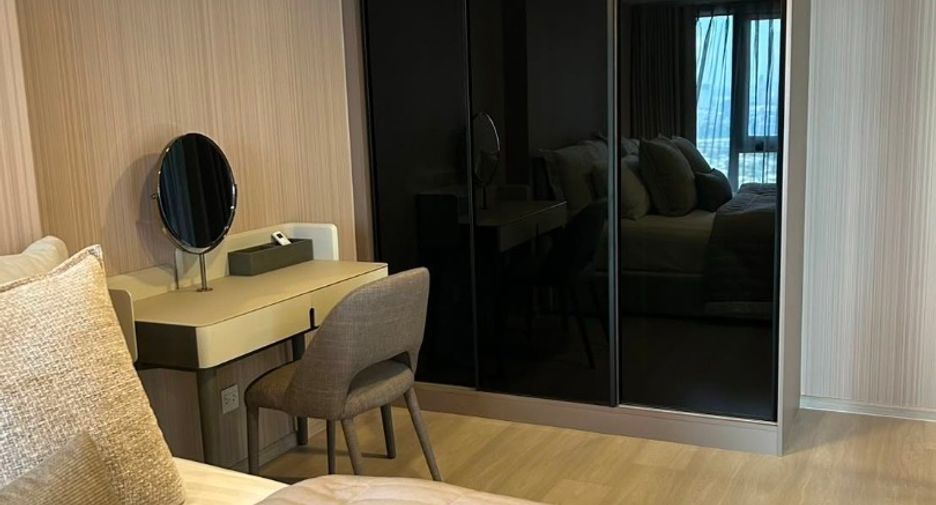 For rent 2 bedrooms condo in Chatuchak, Bangkok
