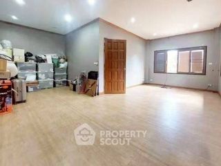 For sale 3 bedrooms house in Thawi Watthana, Bangkok