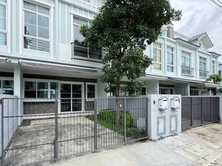 Casa adosada en alquiler de 2 habitaciones en Prawet, Bangkok