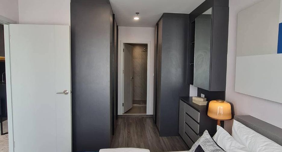 Wohnung zur Miete mit 1 Zimmer in Bang Rak, Bangkok