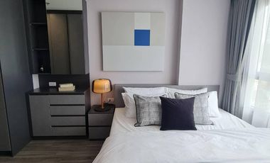 Wohnung zur Miete mit 1 Zimmer in Bang Rak, Bangkok