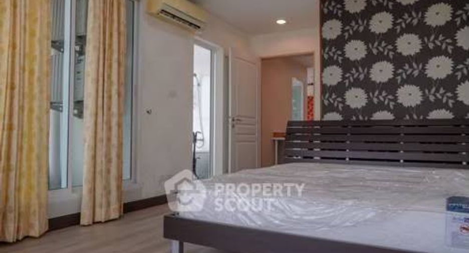 For rent 3 bedrooms condo in Bang Kapi, Bangkok