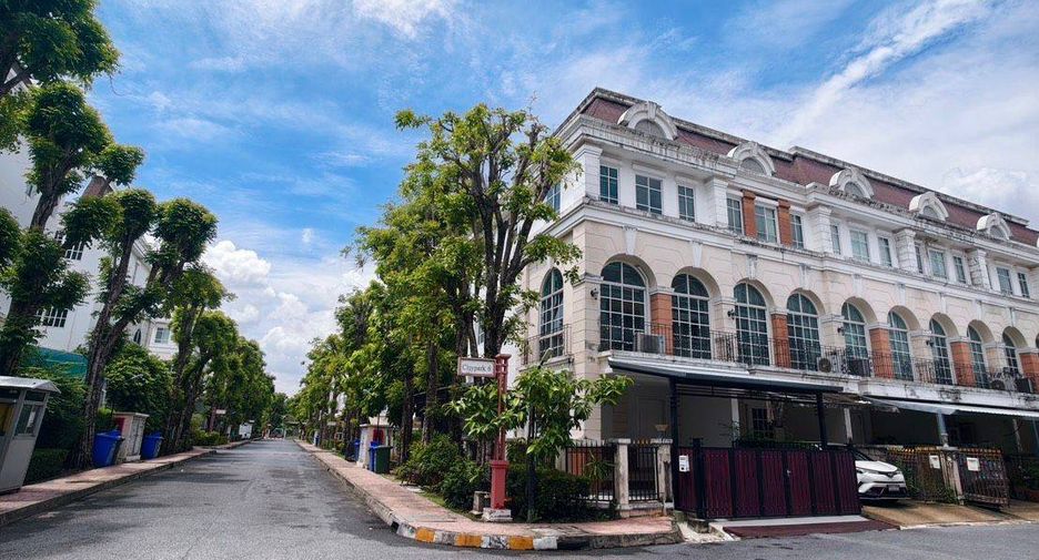 For rent 3 ベッドルーム townhouse in Bang Kapi, Bangkok