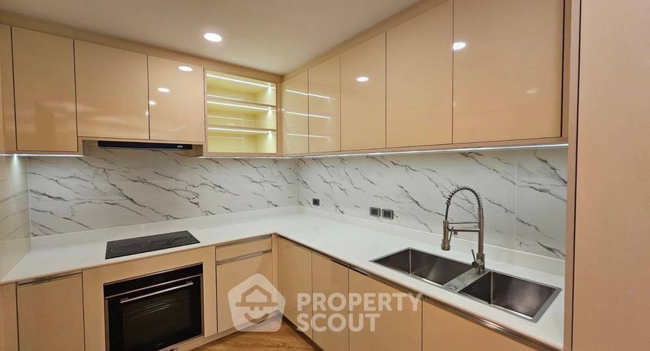 For rent 3 bedrooms condo in Watthana, Bangkok