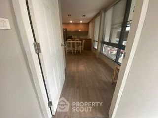Casa en alquiler de 2 habitaciones en Khlong Toei, Bangkok