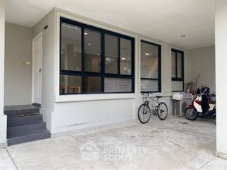 Casa en alquiler de 2 habitaciones en Khlong Toei, Bangkok