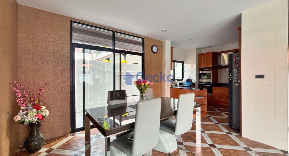 Haus zum Kauf mit 3 Zimmer in Bang Lamung, Chonburi