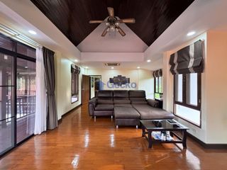 Haus zum Kauf mit 3 Zimmer in Bang Lamung, Chonburi