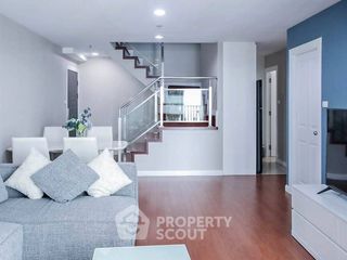 For rent 3 bedrooms condo in Huai Khwang, Bangkok