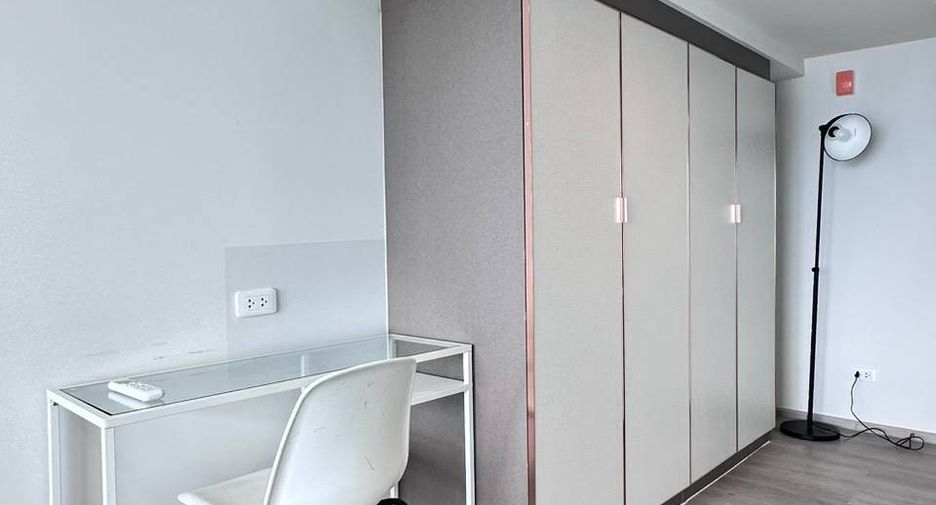 For rent 2 bedrooms condo in Bang Phlat, Bangkok