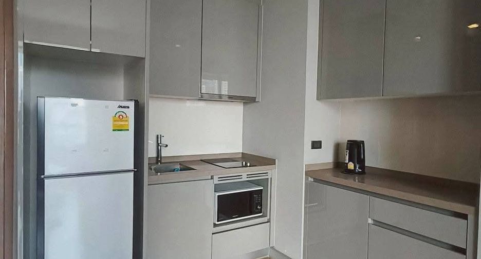 Wohnung zur Miete mit 1 Zimmer in Bang Rak, Bangkok
