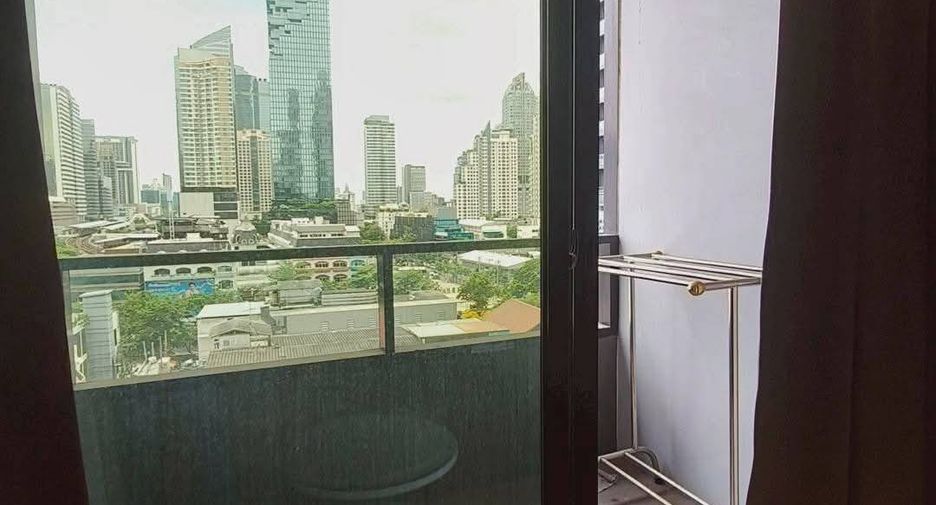 Wohnung zur Miete mit 1 Zimmer in Bang Rak, Bangkok