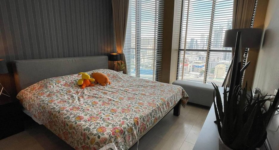 For rent 2 bedrooms condo in Pathum Wan, Bangkok