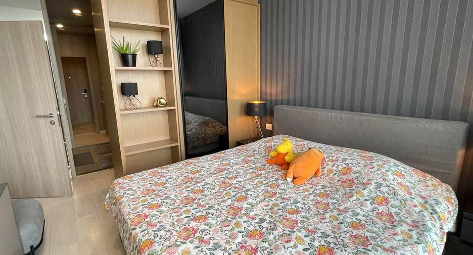 For rent 2 bedrooms condo in Pathum Wan, Bangkok