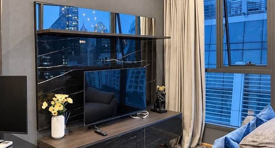 For rent 1 bed condo in Pathum Wan, Bangkok