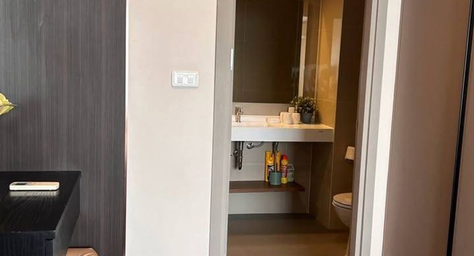 For rent 2 bedrooms condo in Phra Khanong, Bangkok