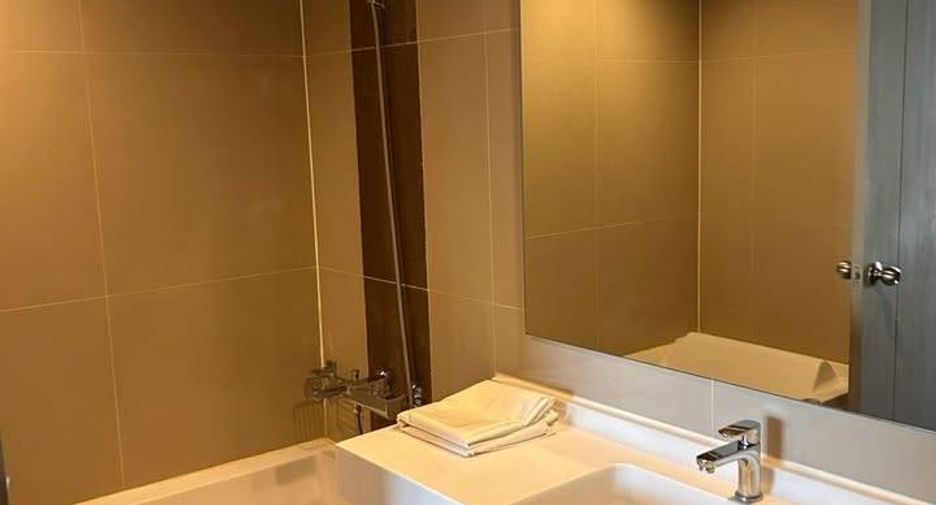 For rent 2 bedrooms condo in Phra Khanong, Bangkok