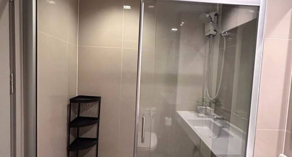 For rent 2 bedrooms condo in Phra Khanong, Bangkok