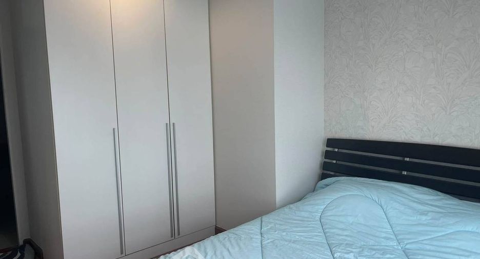 For rent 2 bedrooms condo in Huai Khwang, Bangkok