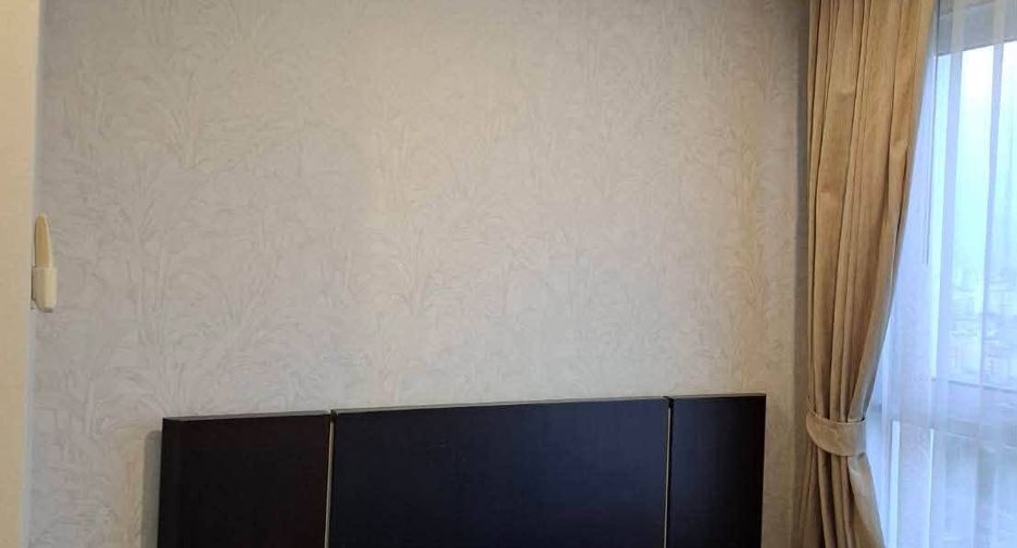 For rent 2 bedrooms condo in Huai Khwang, Bangkok