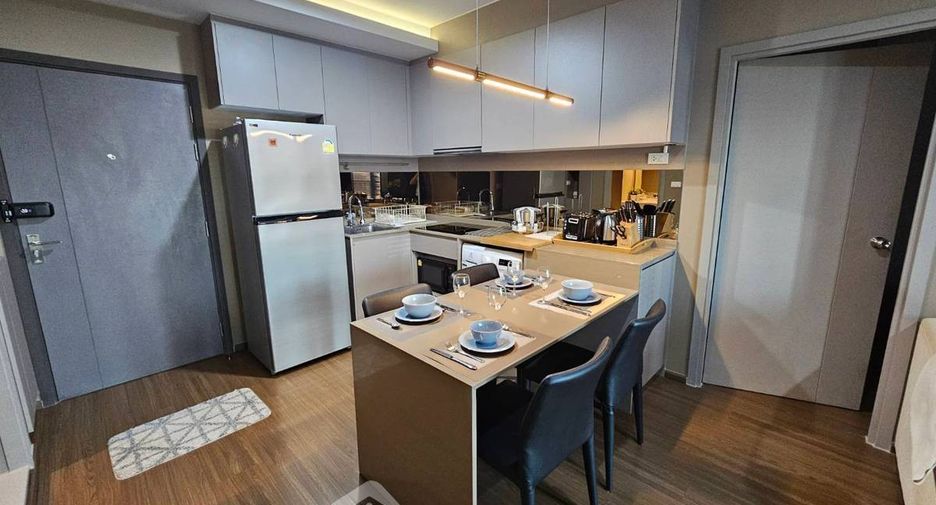 Condo en alquiler de 2 habitaciones en Phra Khanong, Bangkok
