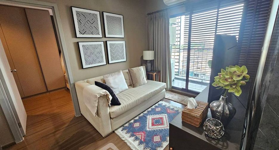 Condo en alquiler de 2 habitaciones en Phra Khanong, Bangkok