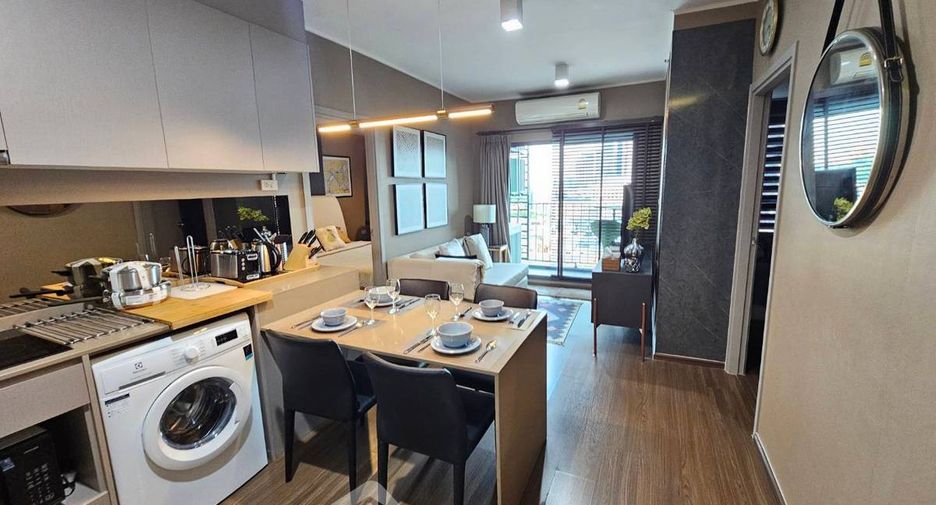 Condo en alquiler de 2 habitaciones en Phra Khanong, Bangkok