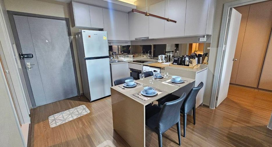 Condo en alquiler de 2 habitaciones en Phra Khanong, Bangkok