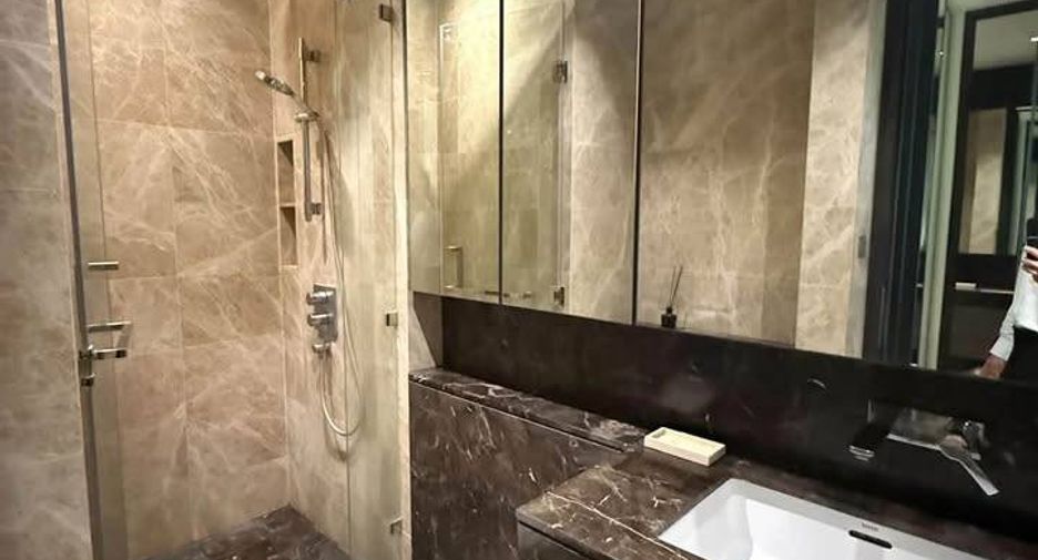 For rent 1 bed condo in Pathum Wan, Bangkok