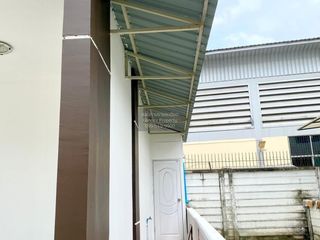 For rent 4 bedrooms townhouse in Bang Khun Thian, Bangkok