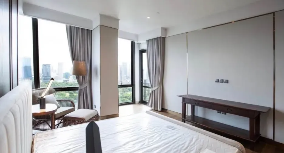 For sale 3 bedrooms condo in Pathum Wan, Bangkok
