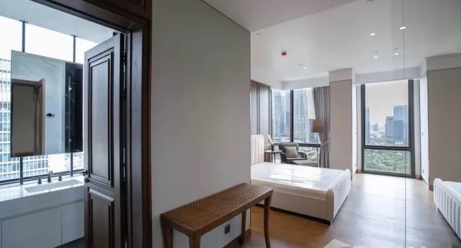 For sale 3 bedrooms condo in Pathum Wan, Bangkok