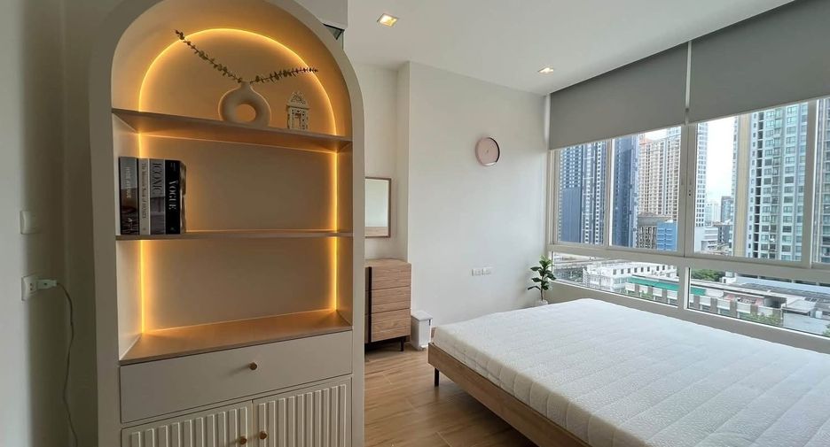 For rent 1 bed condo in Phra Khanong, Bangkok