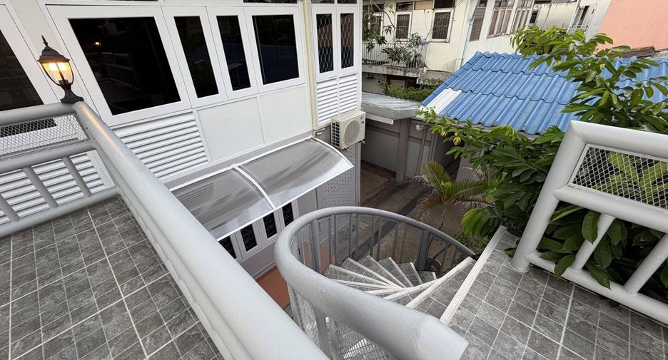 For rent 5 ベッドルーム house in Chatuchak, Bangkok