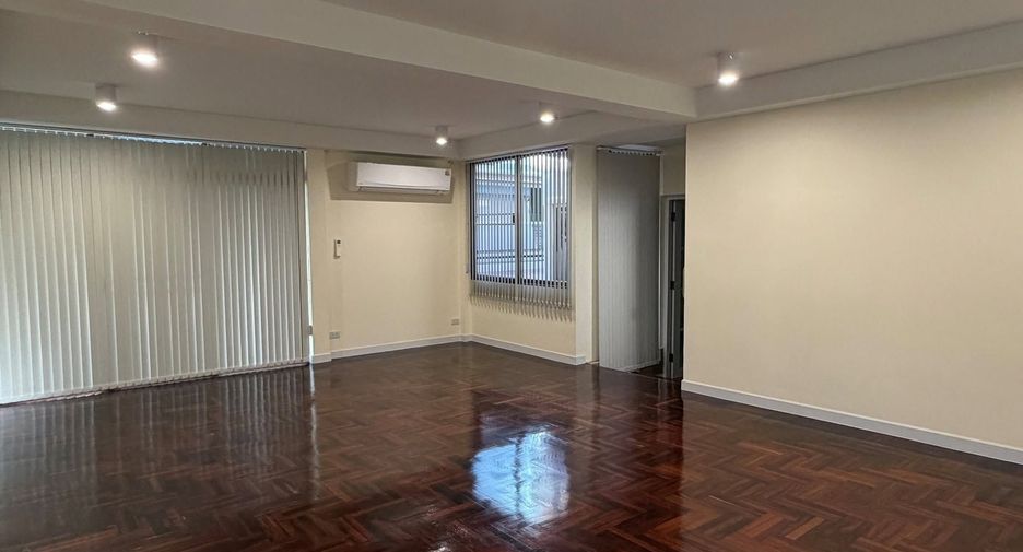 For rent 5 ベッドルーム house in Chatuchak, Bangkok