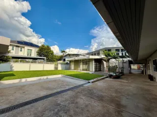 For rent 5 ベッドルーム house in Chatuchak, Bangkok