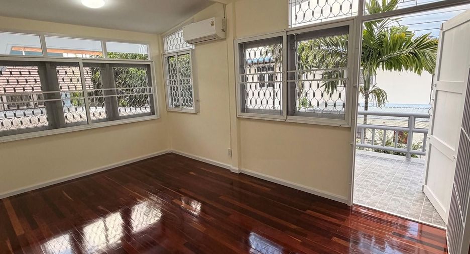 For rent 5 ベッドルーム house in Chatuchak, Bangkok