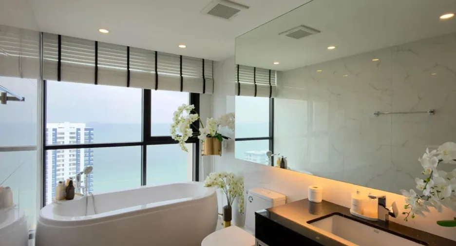 For sale 2 ベッドルーム condo in Bang Lamung, Chonburi