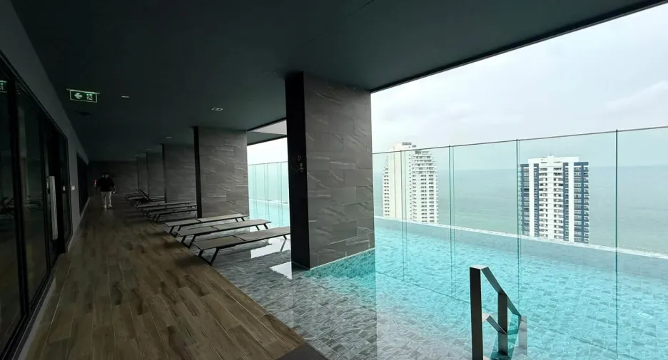 For sale 2 ベッドルーム condo in Bang Lamung, Chonburi