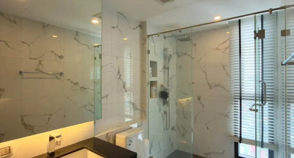 For sale 2 ベッドルーム condo in Bang Lamung, Chonburi