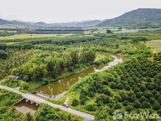 À vendre terrain à Kui Buri, Prachuap Khiri Khan