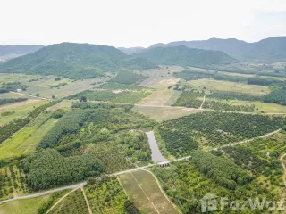 À vendre terrain à Kui Buri, Prachuap Khiri Khan