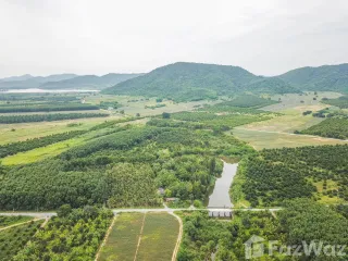 À vendre terrain à Kui Buri, Prachuap Khiri Khan