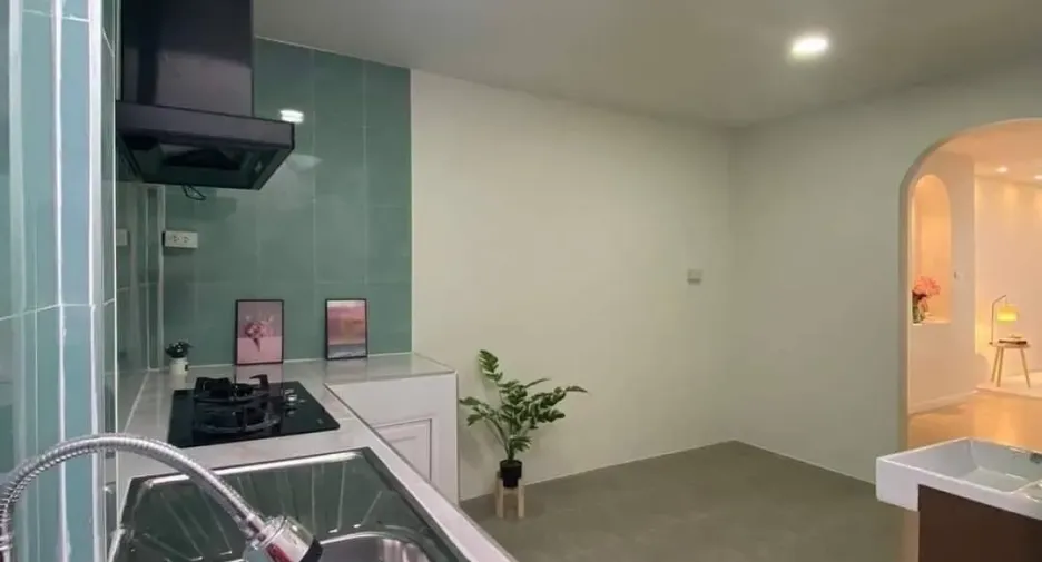For rent 2 bedrooms townhouse in Sai Mai, Bangkok