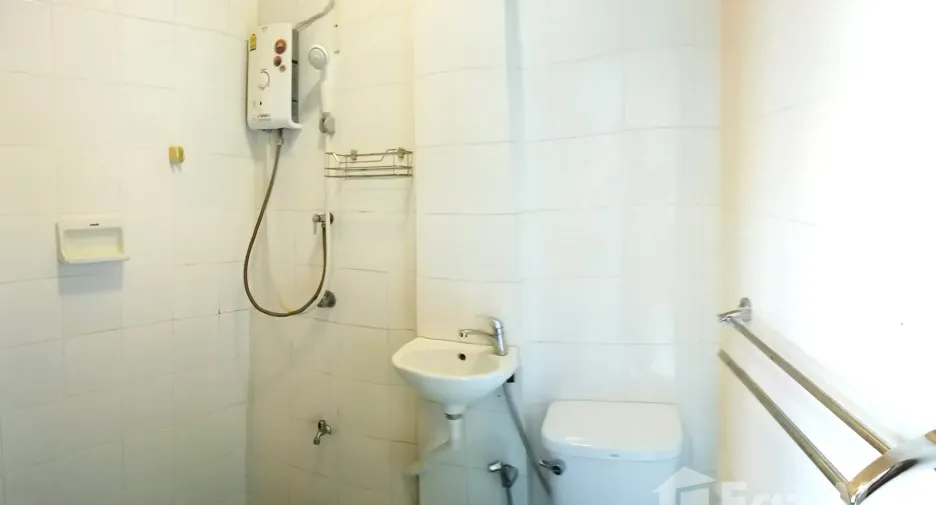 Casa adosada en venta de 4 habitaciones en Mueang Chiang Mai, Chiang Mai