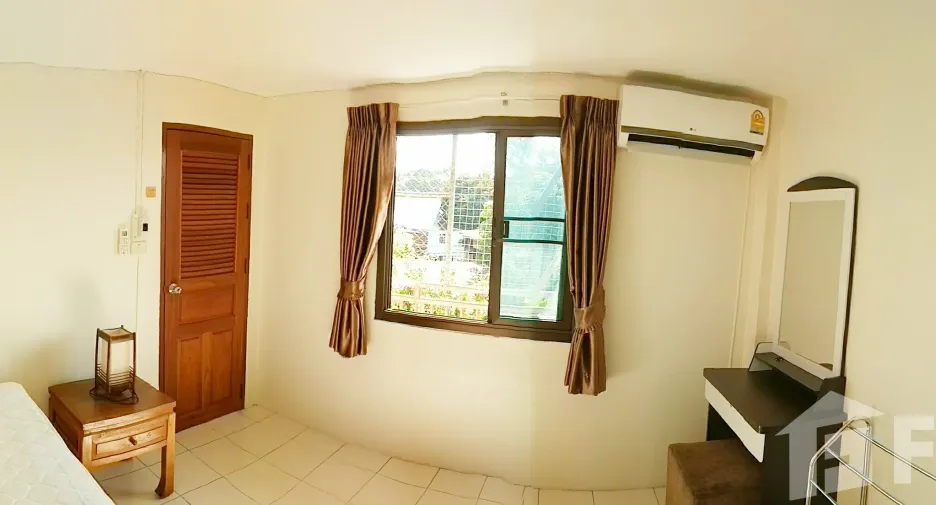 Casa adosada en venta de 4 habitaciones en Mueang Chiang Mai, Chiang Mai