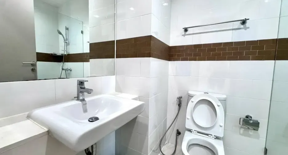 For rent and for sale 1 bed condo in Phra Khanong, Bangkok