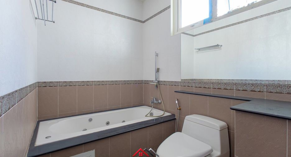For sale 3 bedrooms house in Bang Lamung, Chonburi