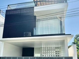 Villa zum Kauf mit 3 Zimmer in Mueang Phuket, Phuket