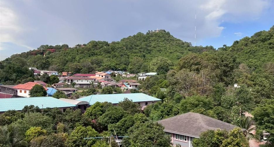 For sale 1 bed condo in Si Racha, Chonburi